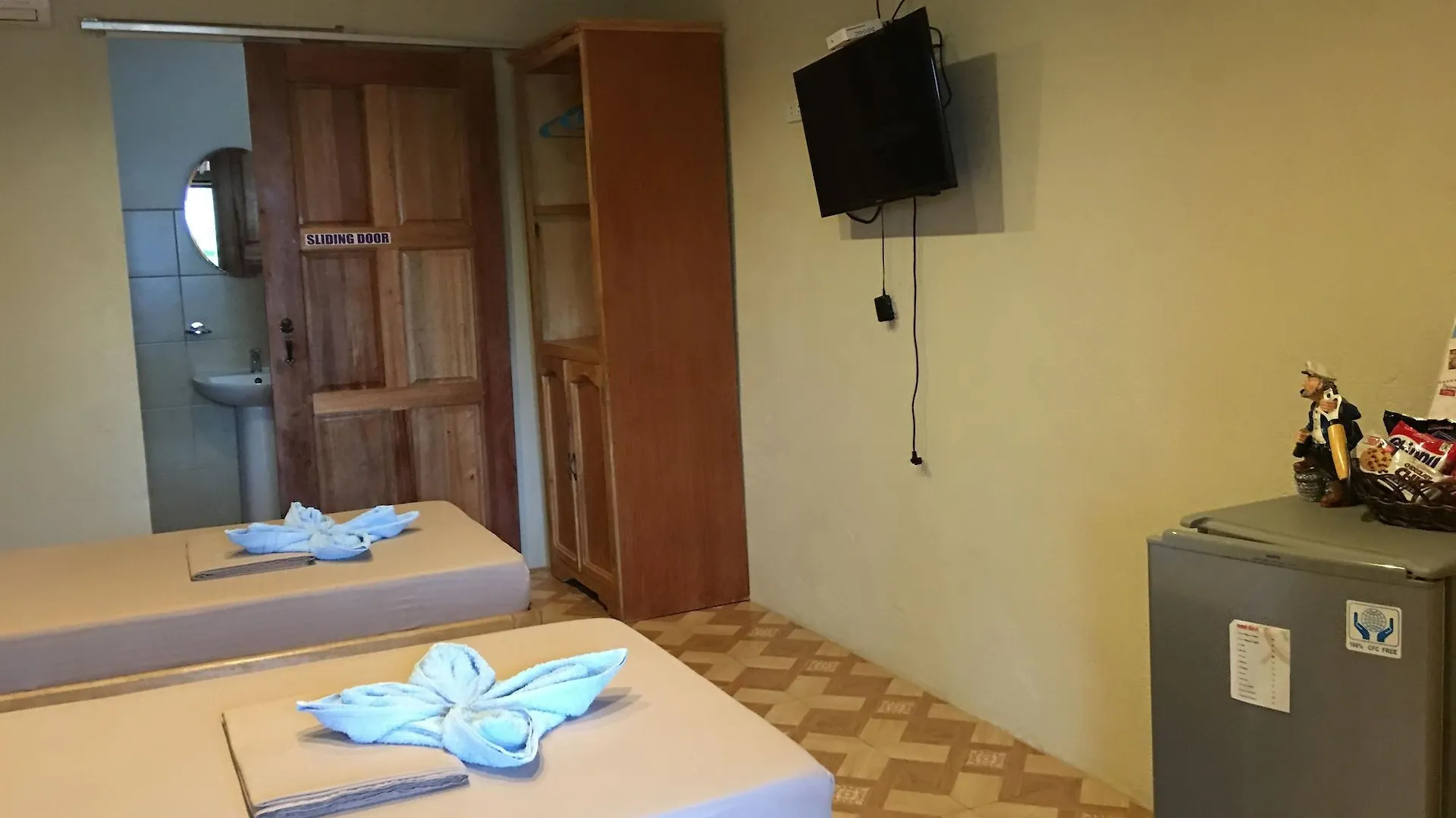 Captain'S Lodge And Bar Panglao