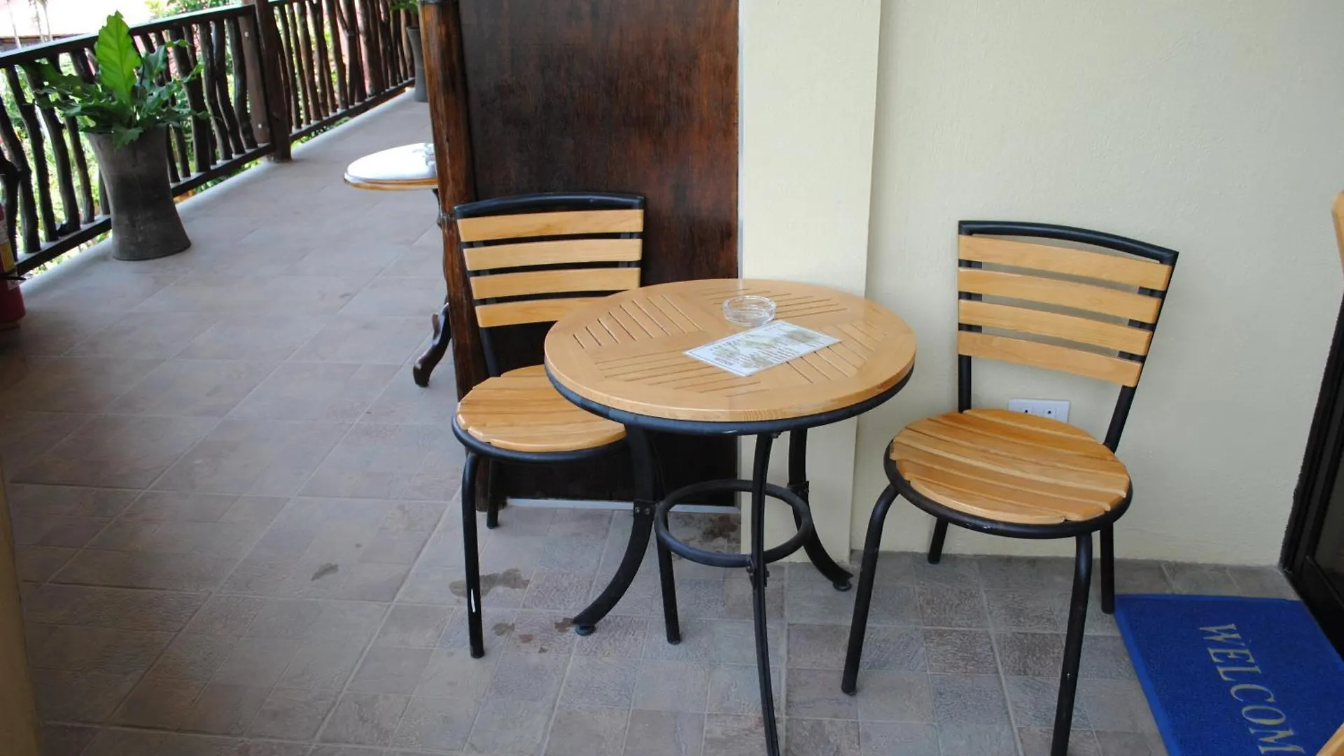 Captain'S Lodge And Bar Panglao Inn