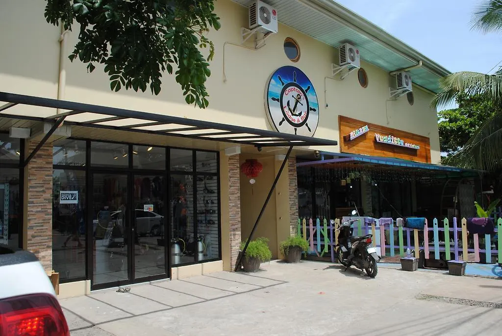 Captain'S Lodge And Bar Panglao 2*,