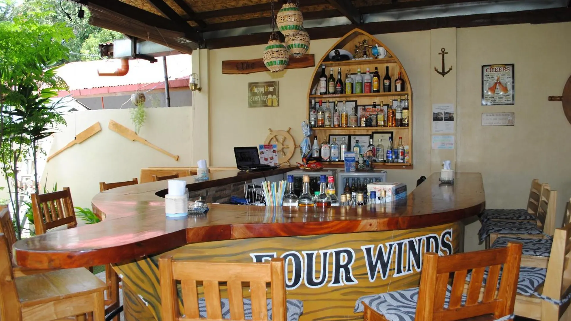 Captain'S Lodge And Bar Panglao
