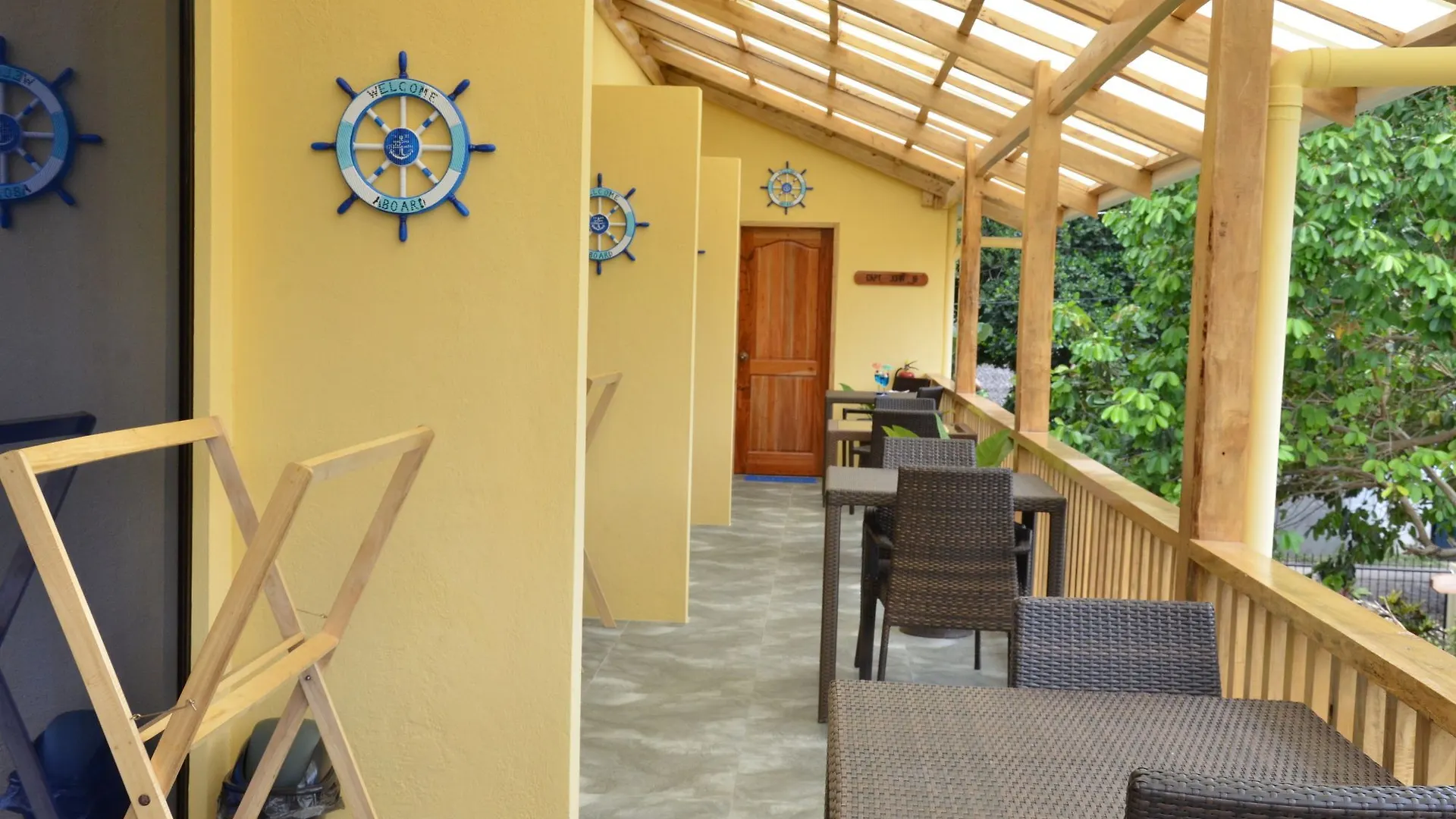 Inn Captain'S Lodge And Bar Panglao